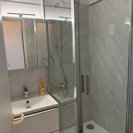 Pierre Vue 748 Cannes